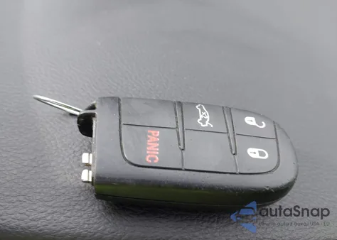 2015 Chrysler 200 Limited z USA, uszkodzony, nr VIN 1C3CCCAB2FN650695